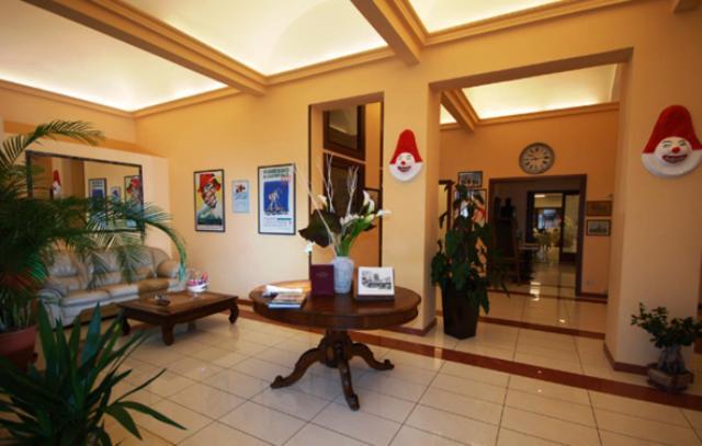 Hotel Bella Riviera Lungomare Viareggio Exterior foto